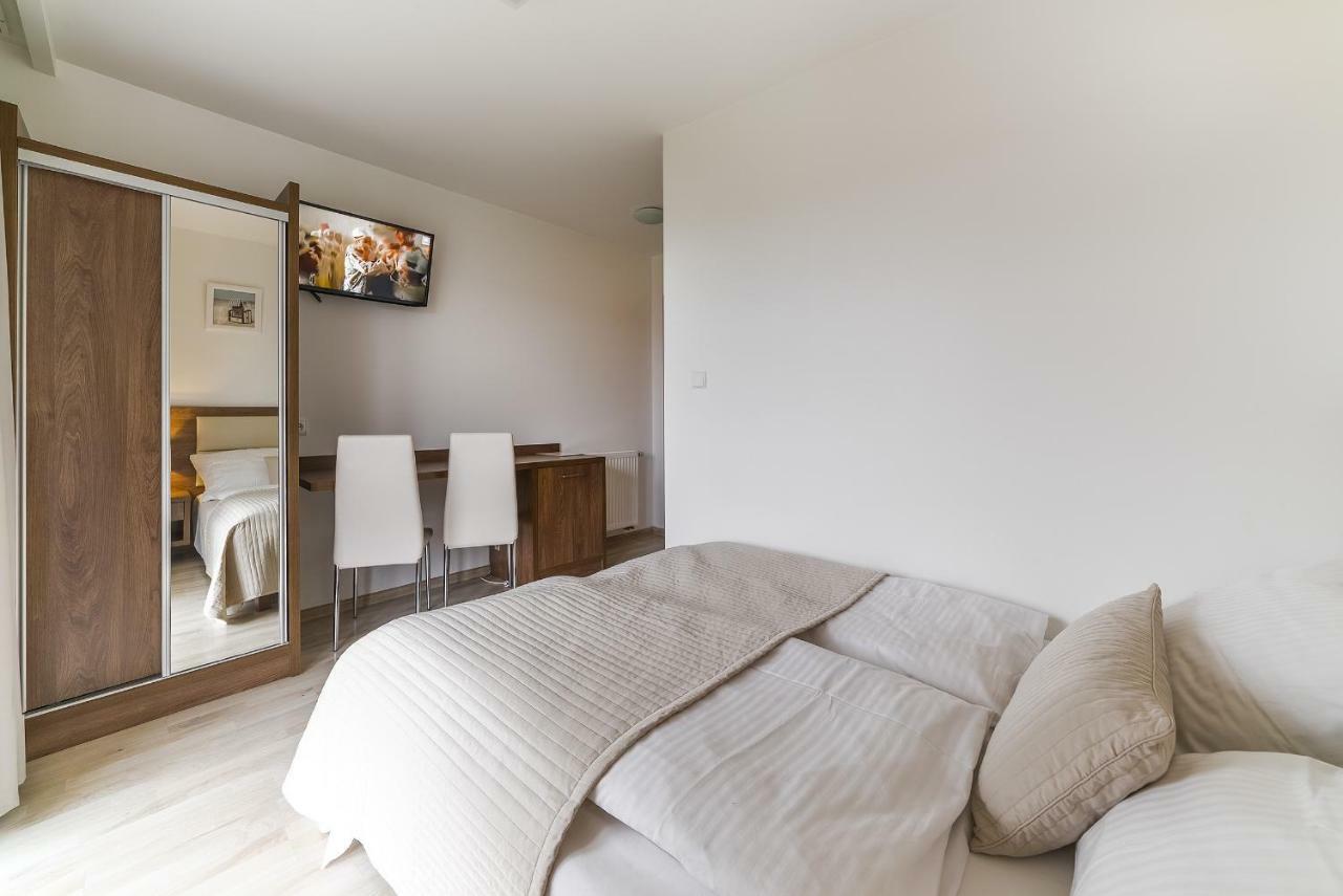 Apartamenty I Pokoje Goscinne Relax Ястарня Экстерьер фото