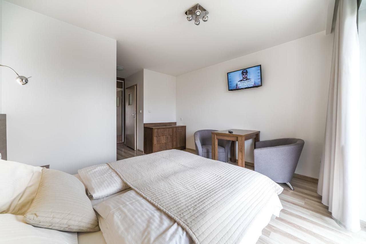 Apartamenty I Pokoje Goscinne Relax Ястарня Экстерьер фото